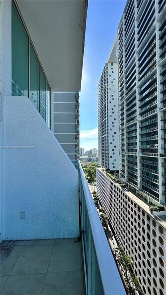 Building Photo - 41 SE 5th St