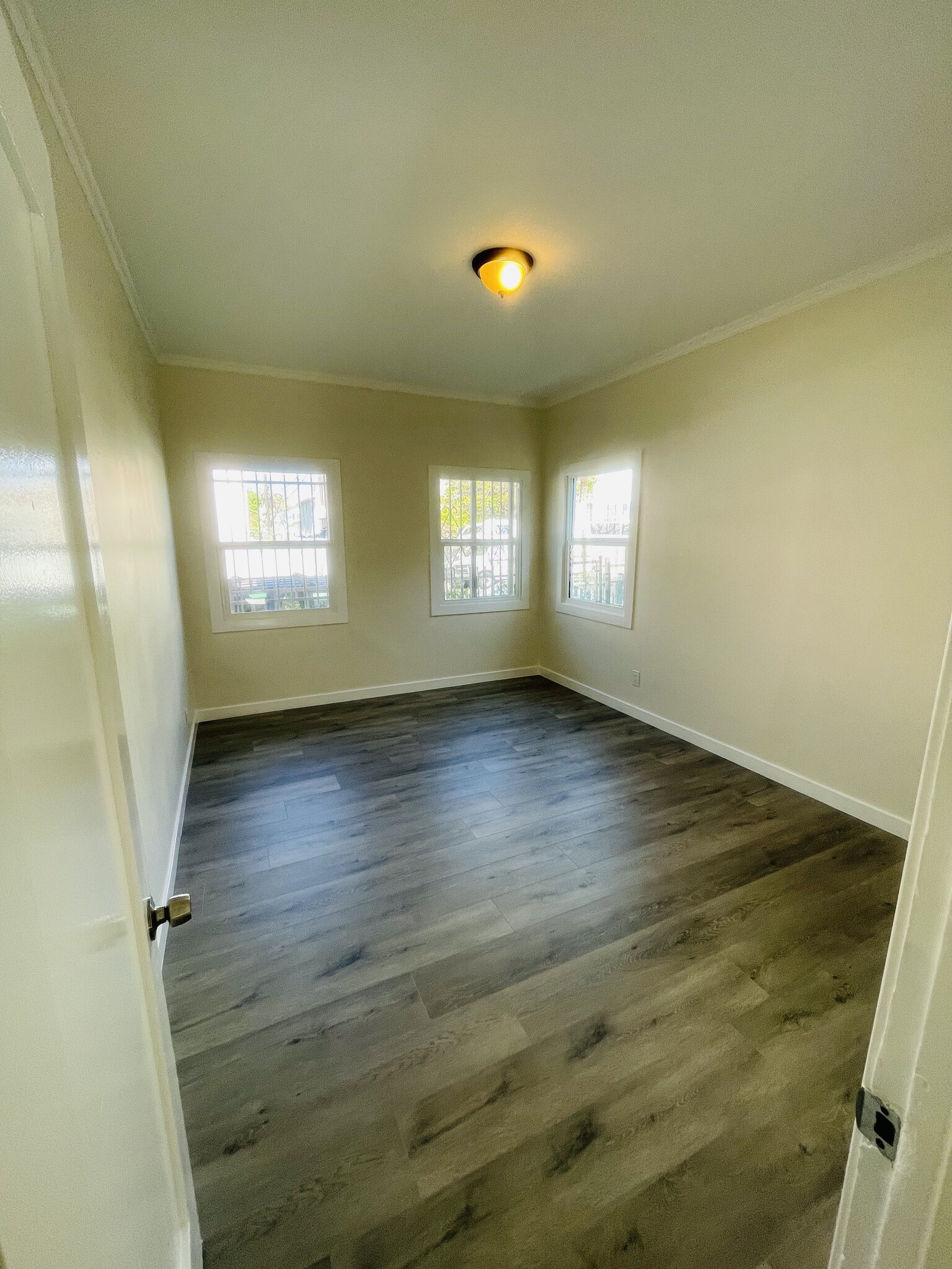 Building Photo - 1208 S St Andrews Pl