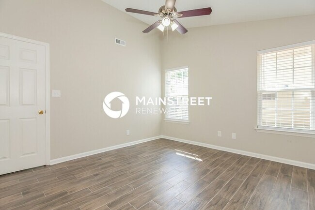 Building Photo - 3 Bedroom Pet-Friendly Home in Gastonia, NC with Main Street Renewal