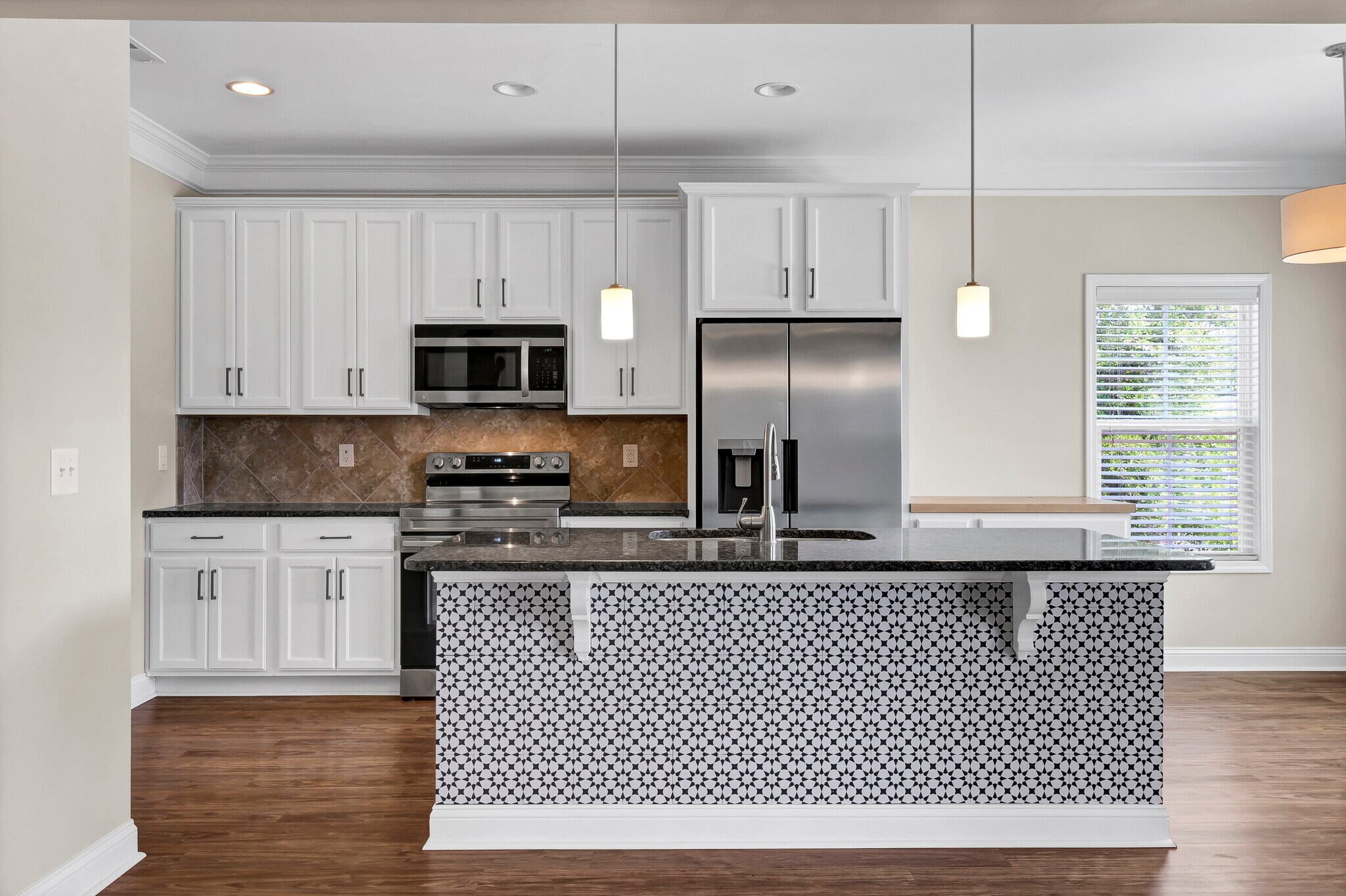 Building Photo - 315 Red Cedar Dr