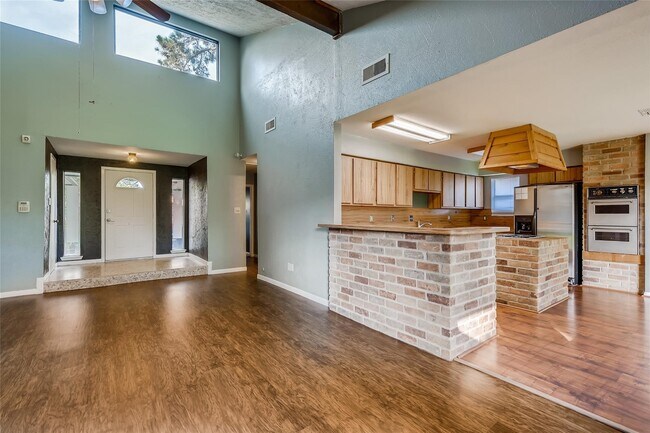 Building Photo - 946 Mesa Terrace Dr