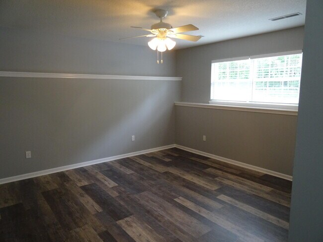 Building Photo - 803 W Old Plank Rd