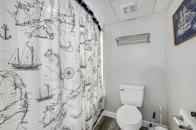 Building Photo - 10515 Front Beach Rd