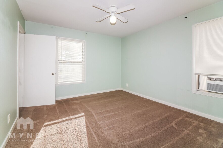 Building Photo - 1441 Miami Dr