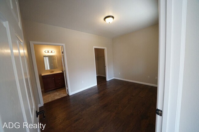 Building Photo - 2 br, 2 bath House - 9580 W Reno Ave #120 ...