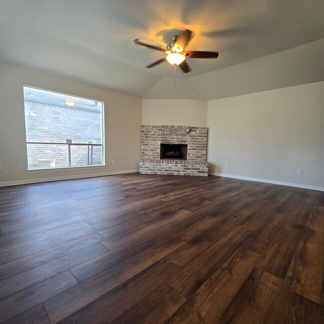 Building Photo - 3535 Upfield Dr