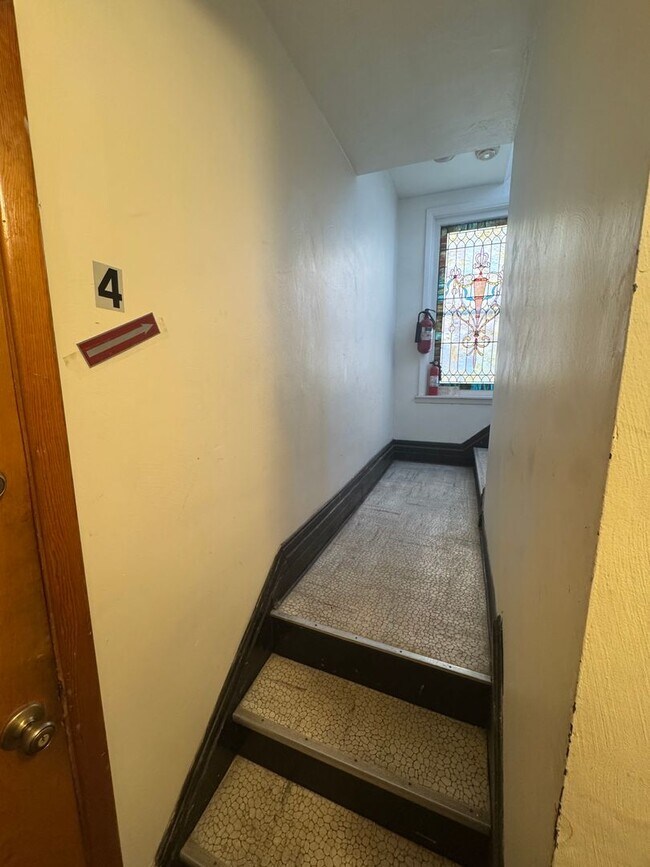 Building Photo - 212 N Highland Ave