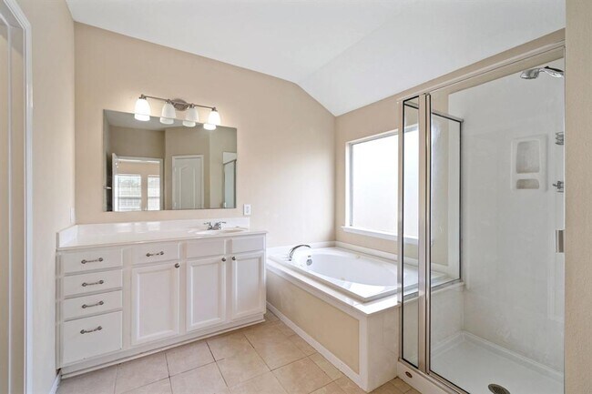 Building Photo - 718 Rock Creek Ct