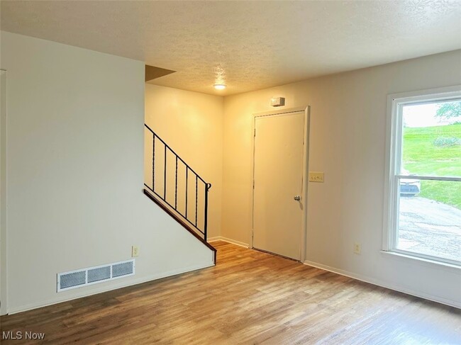 Building Photo - 430 Canton Rd