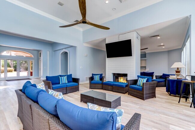 Building Photo - 170 Veracruz Dr