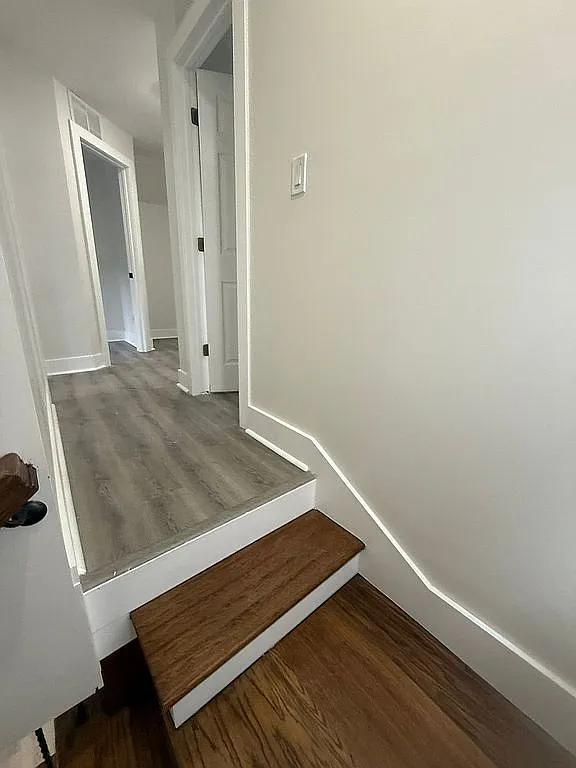 Building Photo - 1105 Quincy Ave