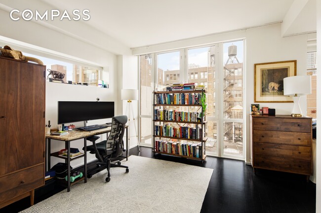 Building Photo - 130 W 20th St