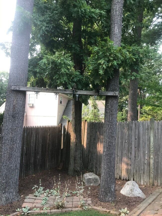 Building Photo - 16 Bowstring Way