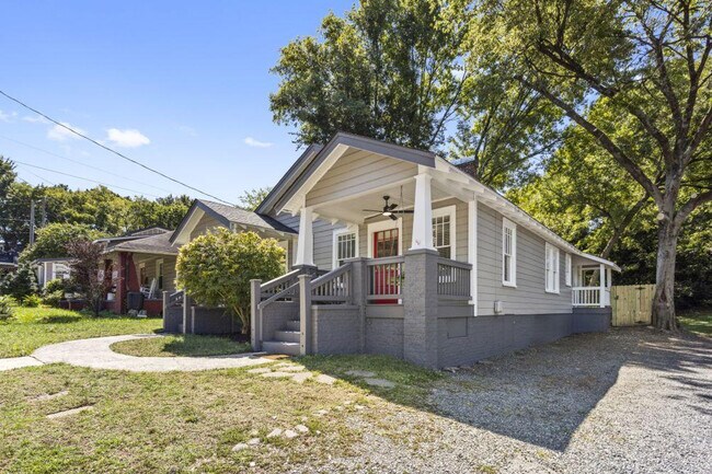 Building Photo - 822 Parkwood Ave