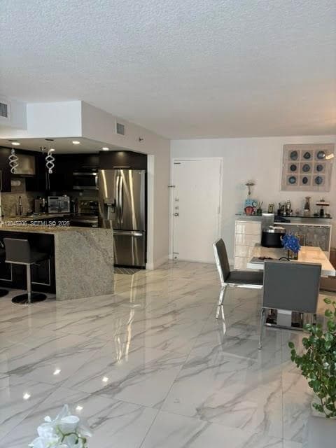 Building Photo - 9686 Fontainebleau Blvd