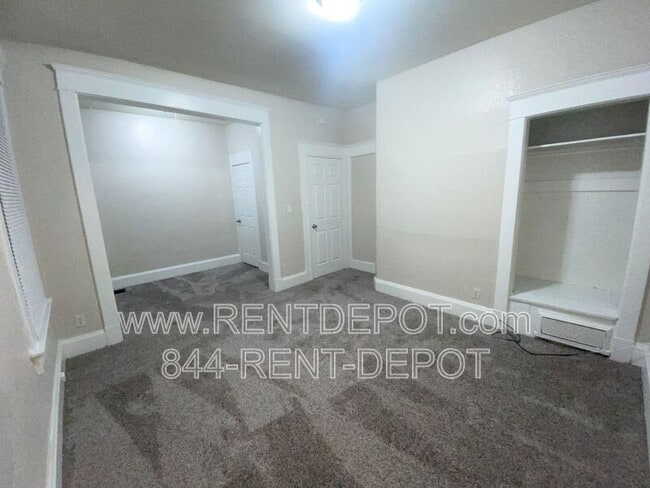 Building Photo - 816-818 W. Iowa St.