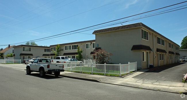 Primary Photo - Aspen Grove Apartments