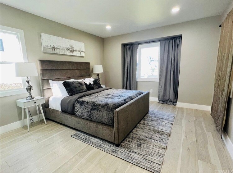 Building Photo - 11516 La Maida St