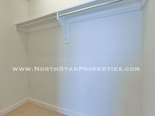 Building Photo - Beautiful Meriweather Condo with Spectacular Views