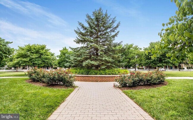 Building Photo - 913 Pleasant Dr