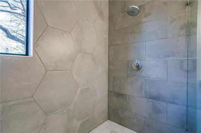 Building Photo - 5427 Melrose Ave