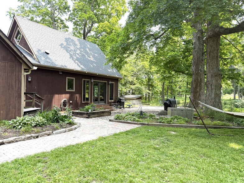 Building Photo - 2433 County Road 1225 N