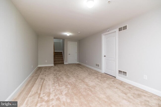 Building Photo - 3216 Brookside Dr