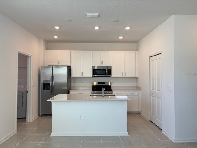 Building Photo - 1857 Fulfillment Dr