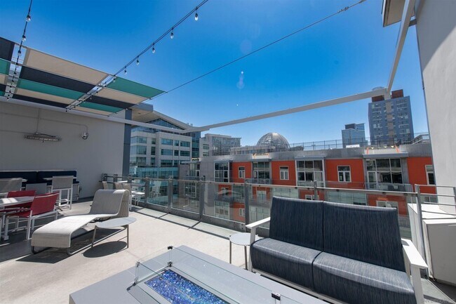 Building Photo - 1050 Island Ave