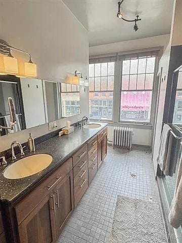 Building Photo - 206 S 2nd St