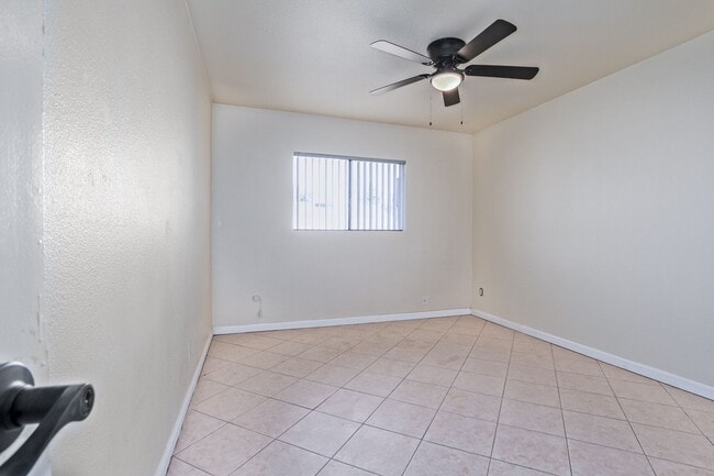 Building Photo - 4 Bedroom 2 Bathroom with Arizona Room in Tempe