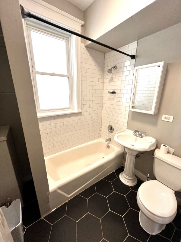 Building Photo - 5428 S Drexel Ave