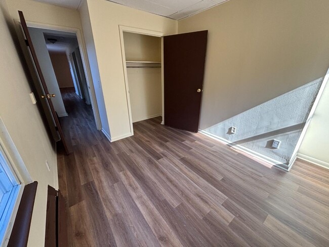 Building Photo - 409 Findlay St