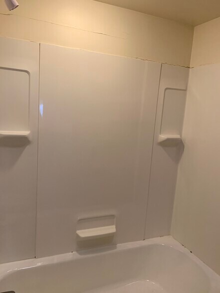 Building Photo - 816 Green Ridge St