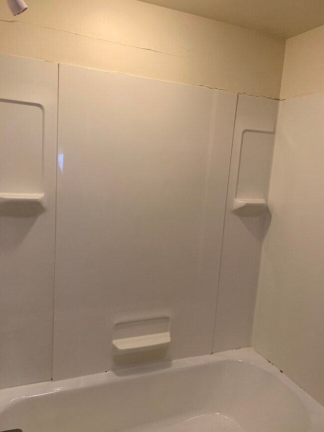 Building Photo - 816 Green Ridge St