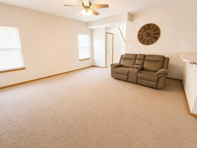 Building Photo - 4006 Meadow View Dr