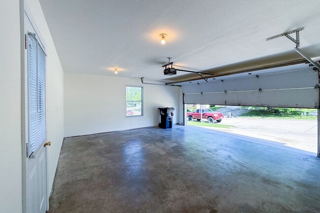 Building Photo - 5005-5007 Carrie Ridge Dr.