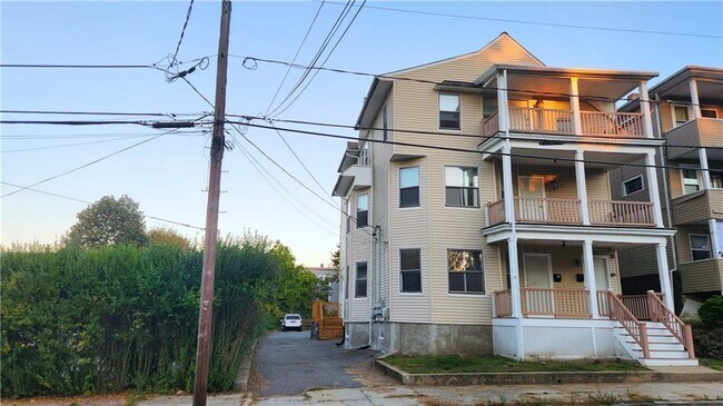 Primary Photo - 126 Welles St