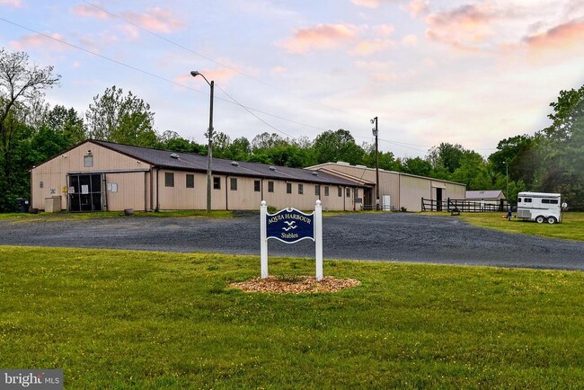 Building Photo - 2062 Farragut Dr