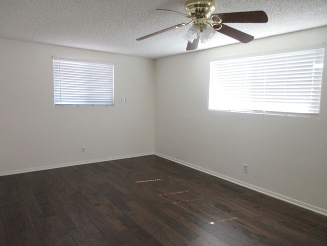 Building Photo - Reduced PRICE!!!  Adorable renovated Guest...