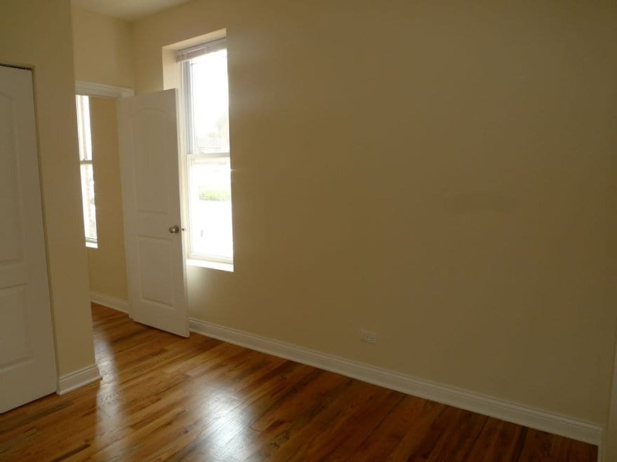 Building Photo - 1538 W North Ave