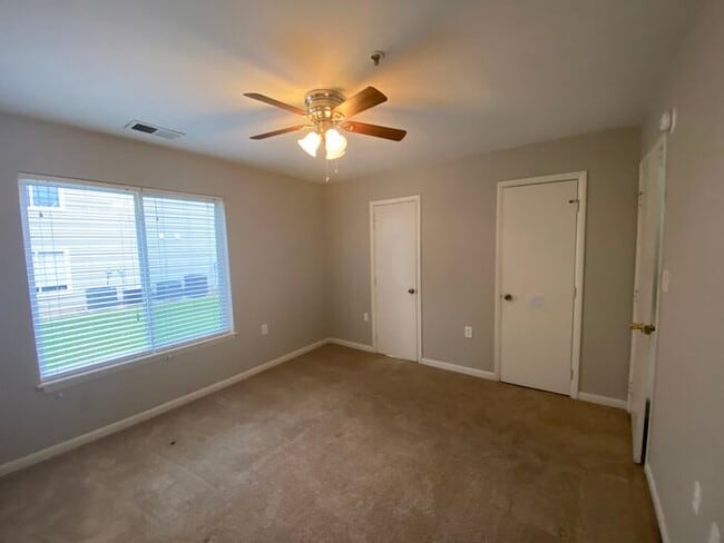 Building Photo - 1341-001 Crab Orchard Drive Unit 001