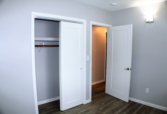Building Photo - $1,750 | 3 Bedroom, 1 Bathroom Ground Floor Duplex | No Pets | Available for August 1st, 2026 Mov...