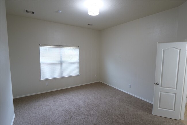 Building Photo - 24622 Colonial Maple Dr