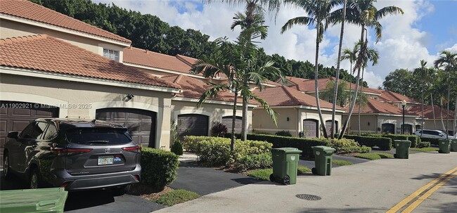 Building Photo - 1002 Sevilla Cir