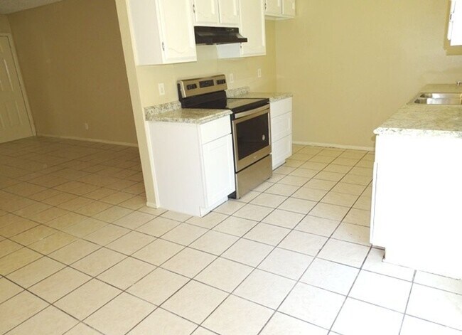 Building Photo - 9122 Ocean Gate St