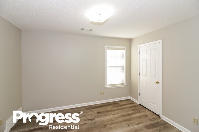 Building Photo - 8887 Hidden Springs Cove