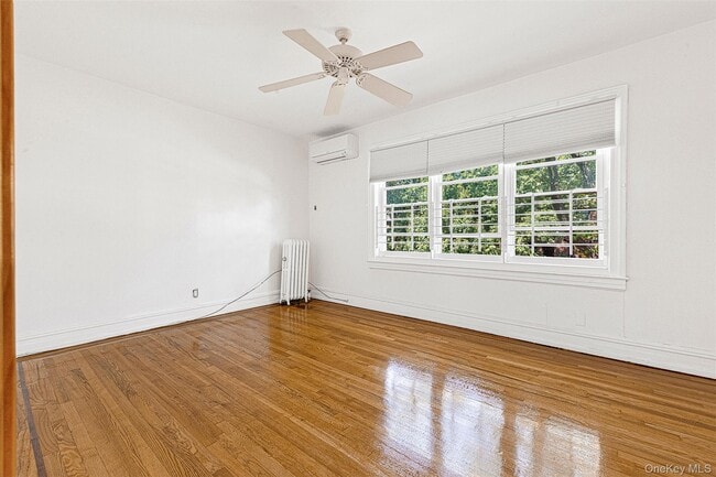 Building Photo - 68-48 Groton St