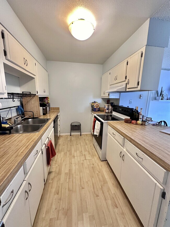 Building Photo - 4107 Hayes Cir