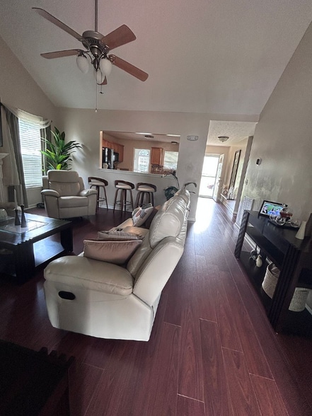 Building Photo - 1030 Woodland Dr